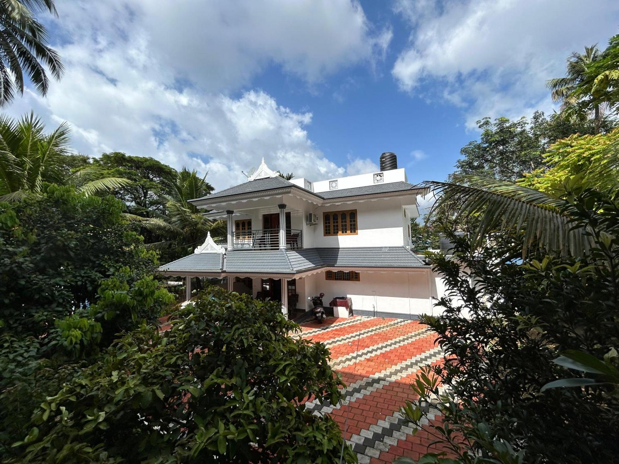 Puzhayoram Homestay Thrissur Kültér fotó
